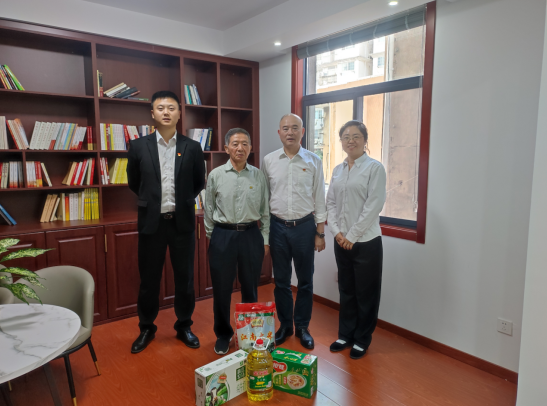 情系老黨員，溫暖在重陽